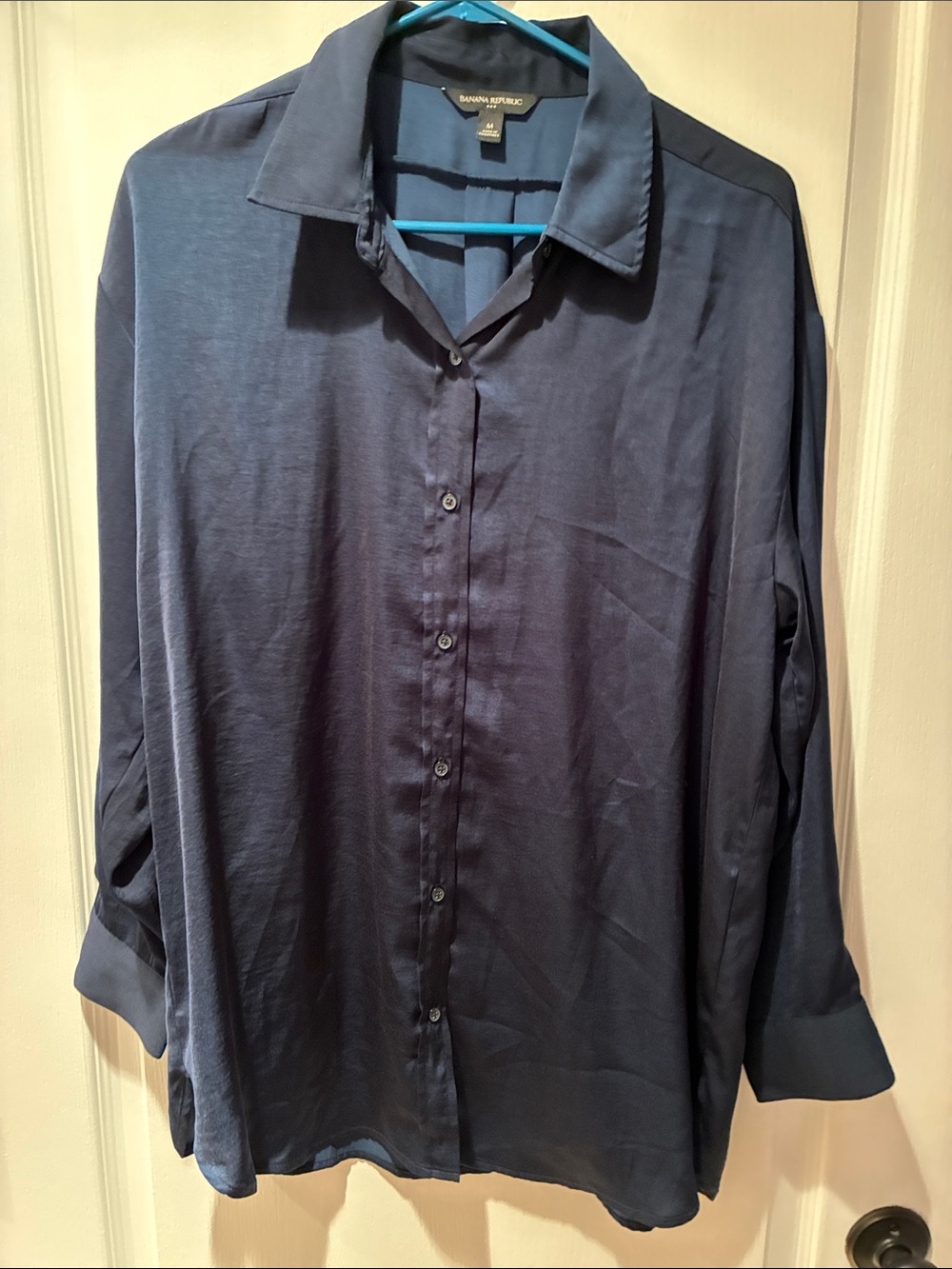 Women’s long sleeve banana, republic, silky blouse